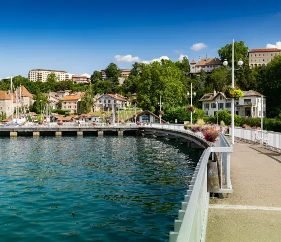 thonon-photo-ville-adobe-librededroit